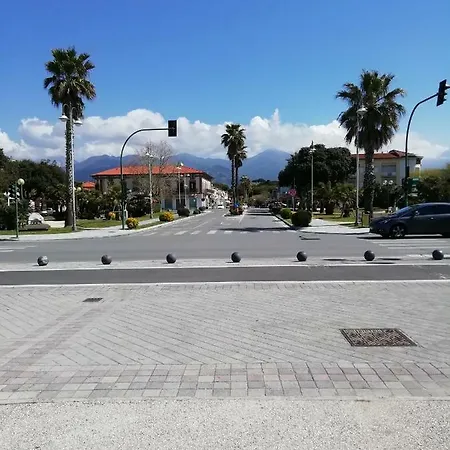 Versilia Apartment Pietrasanta